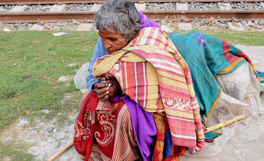 দুঃস্বপ্নের রাতগুলোতে অসহায় মুখগুলো তাকিয়ে থাকে বিত্তবানদের দিকে