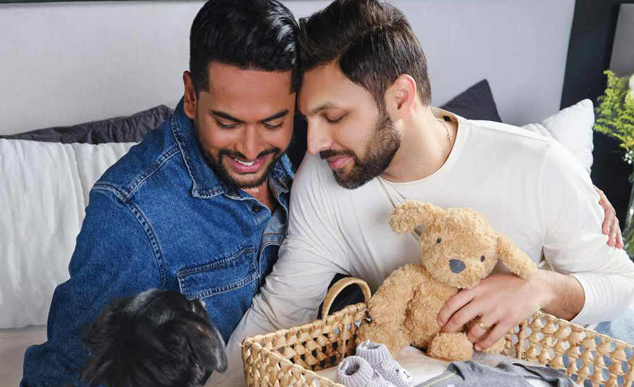 এবার সন্তানের জন্ম দিতে চলেছেন সেই সমকামী দম্পতি