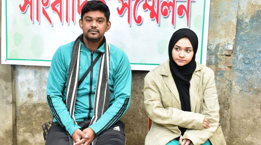 সংবাদ সম্মেলন করে তরুণী জানালেন, তাকে অপহরণ করা হয়নি