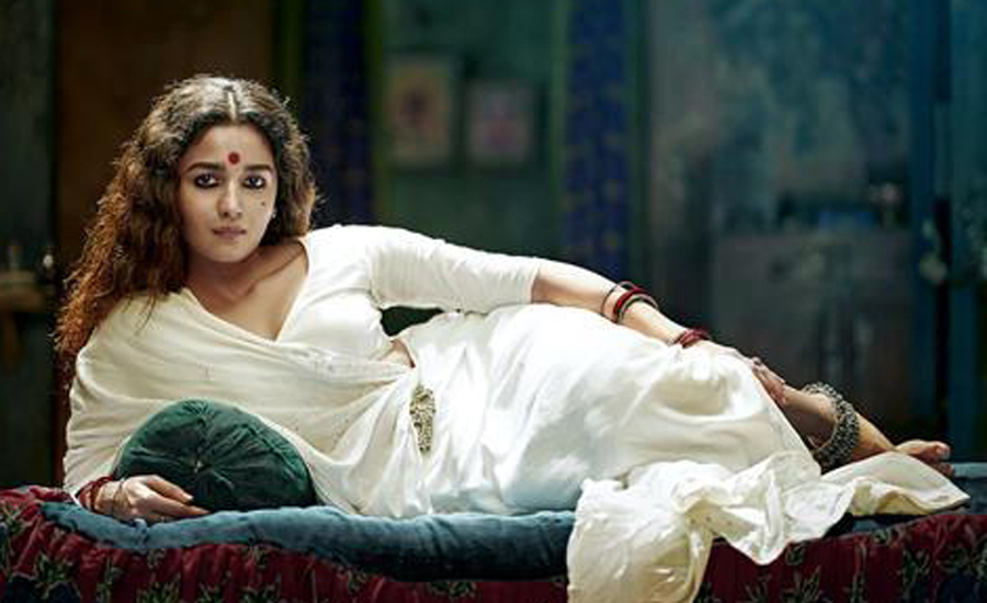 গাঙ্গুবাই চরিত্রে আলিয়া ভাট