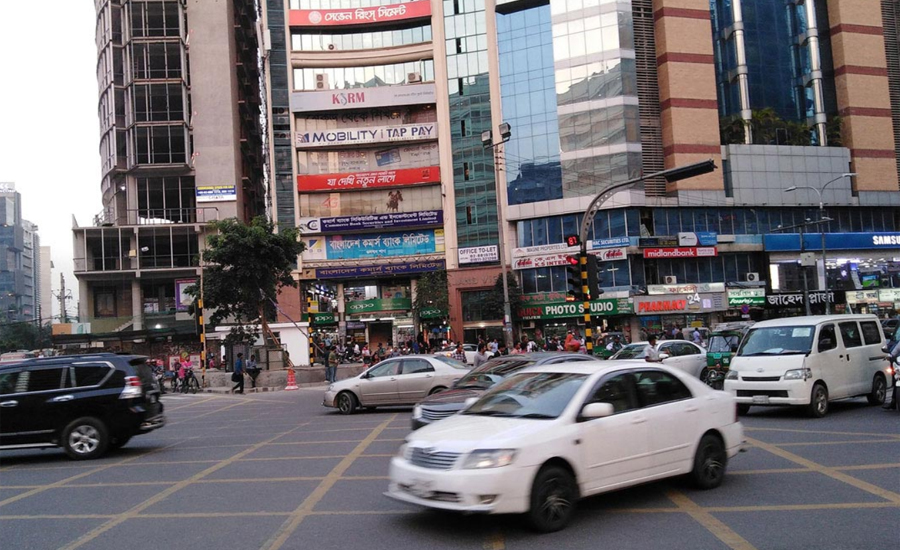 গুলশানে চারতলা থেকে দুই তরুনীর লাফিয়ে পড়া নিয়ে যা জানা গেছে