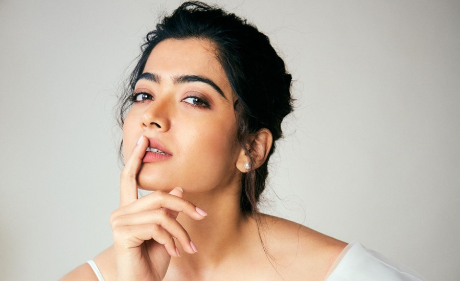  ঠাকুরমার বলে দেওয়া টোটকাই ত্বকের যত্নের শেষ কথা, রশ্মিকার সৌন্দর্যের রহস্য কী?