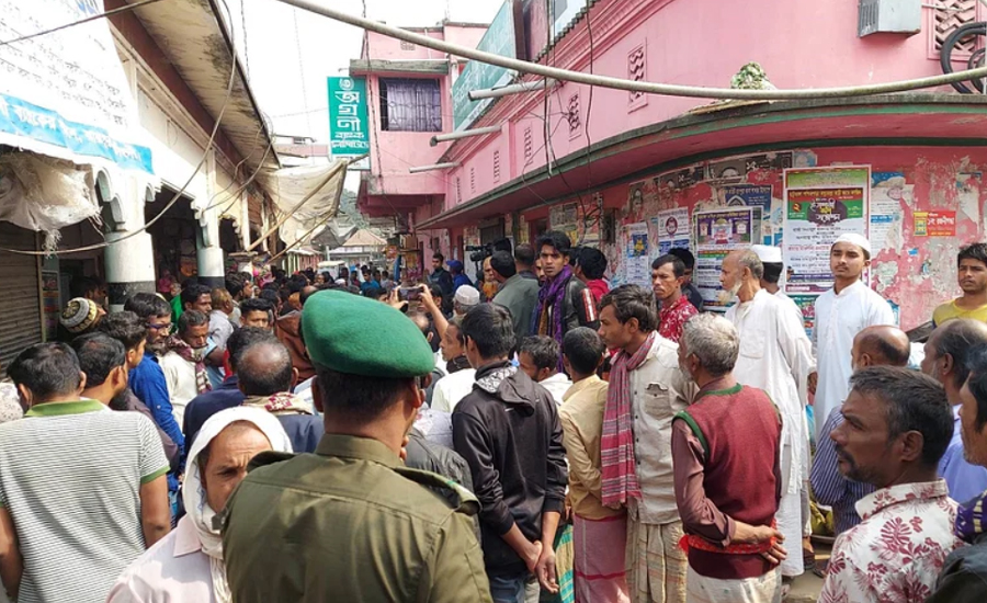 ব্যাংকে দুই আনসার সদস্যের মৃত্যু: যা দেখা গেল সিসিটিভি ক্যামেরায়