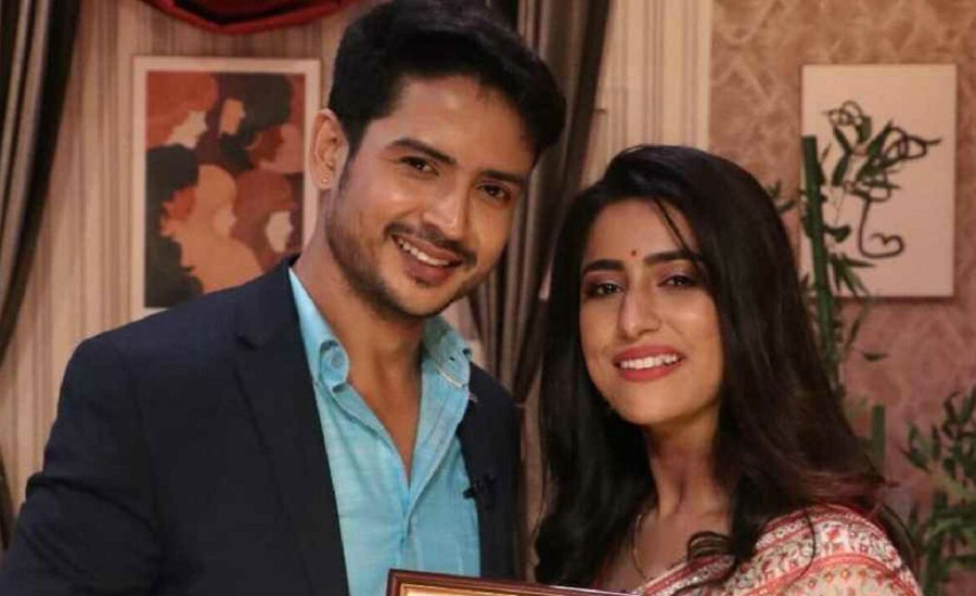 ফ্ল্যাটে অন্য মেয়ের সঙ্গে আপত্তিকর অবস্থায় অভিনেতা, যে কাণ্ড করলেন হবু স্ত্রী!