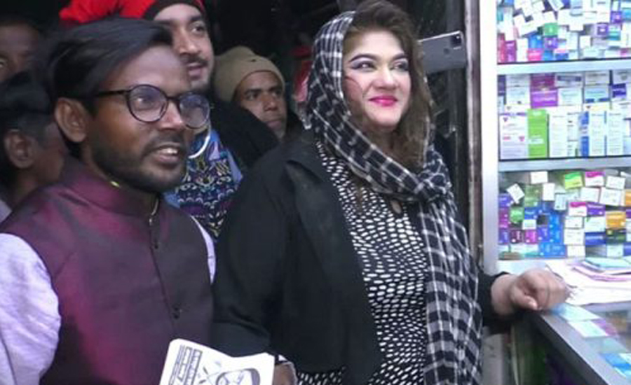 গভীর রাতে হিরো আলম ও নায়িকা মুনমুন একসঙ্গে!