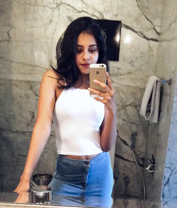 রূপের জাদুতে বলিউড নায়িকাদেরও হার মানাবে মিঠুনকন্যা দিশানী