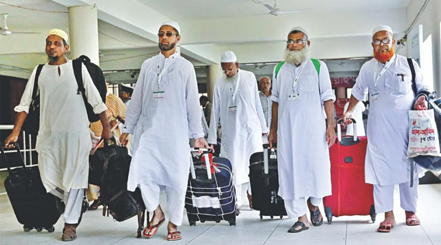 তিন খাতে ব্যয় কমলেও হজের খরচে লাফ যে কারণে