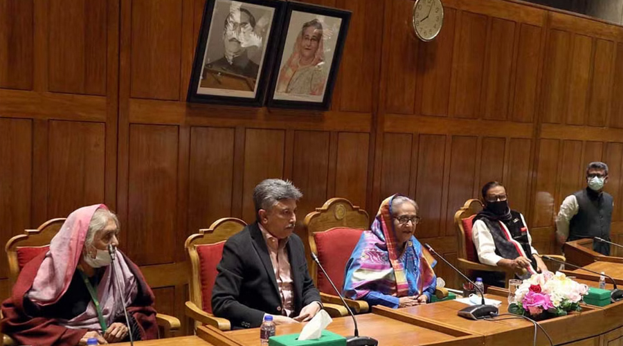 কে হবেন রাষ্ট্রপতি? দায়িত্ব শেখ হাসিনাকে দিল আওয়ামী লীগের সংসদীয় দল