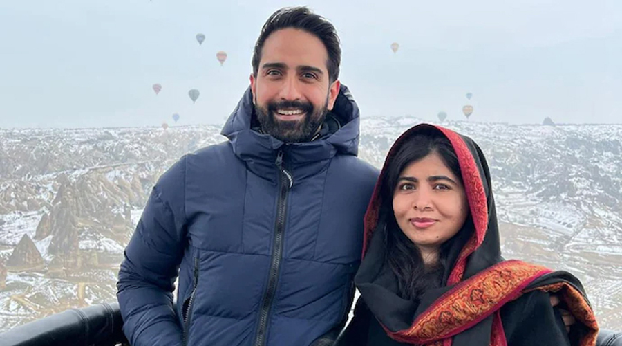 স্বামীর নোংরা মুজো নিয়ে যে কাণ্ড ঘটালেন নোবেলজয়ী মালালা!  