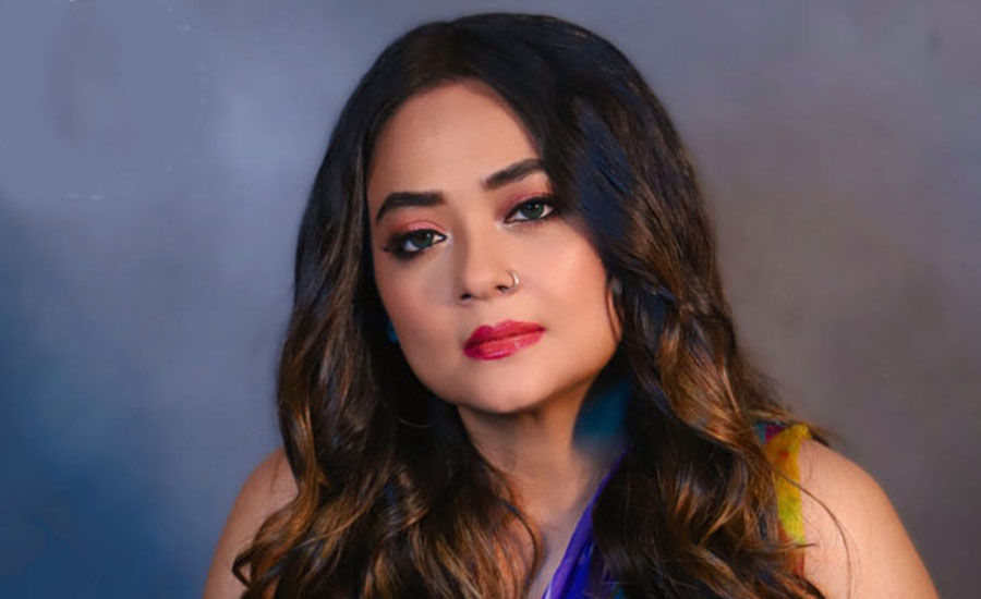 টাকার বিনিময়ে সময় কাটানোর প্রস্তাব, ব্যবসায়ীর সব ফাঁস করলেন অভিনেত্রী