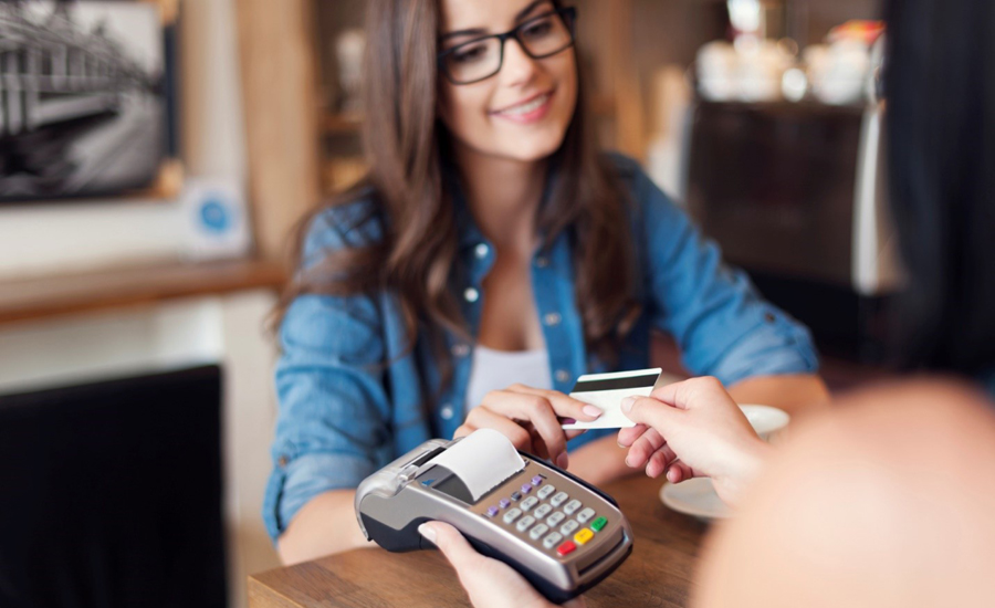 ক্রেডিট কার্ড ব্যবহার করেন? যে নিয়মগুলি না মানলেই নয়