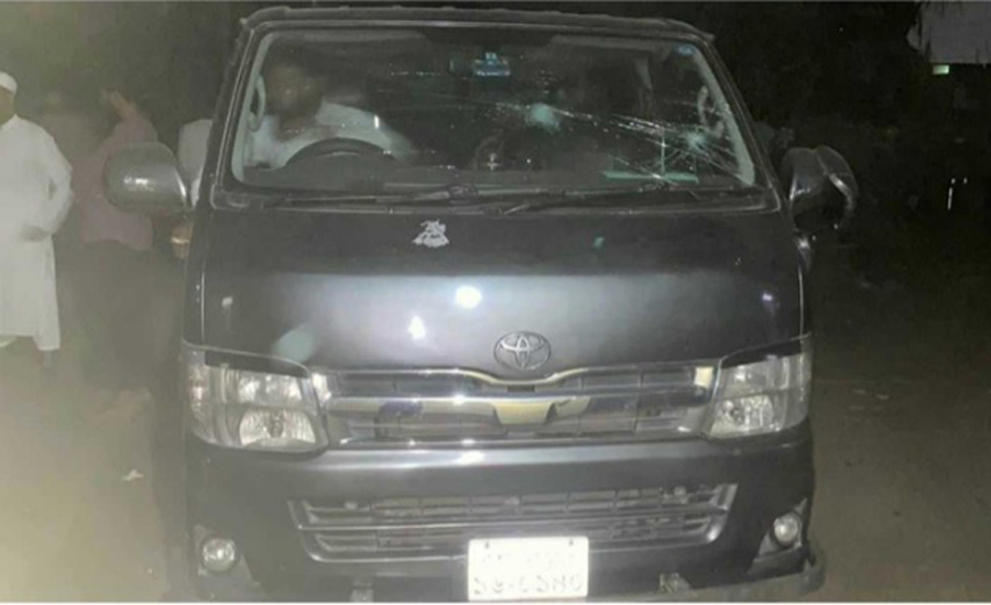 কলেজ ছাত্রের পকেটে মাদক ঢুকিয়ে গণধোলাইয়ের শিকার ডিবি পুলিশ