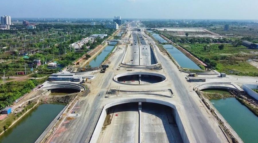 উদ্বোধনের পরই ভাঙতে হবে হাজার কোটির পূর্বাচল সড়ক