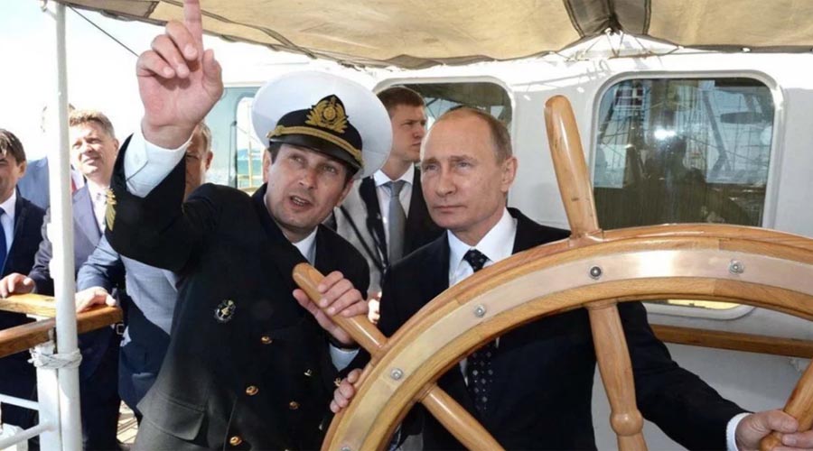 ইউক্রেন যুদ্ধের সঙ্গে যেভাবে জড়িয়ে গেছে পুতিনের ভাগ্য