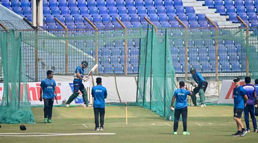 ব্যাট ছোঁয়ায় ক্ষেপে গেলেন মুশফিক