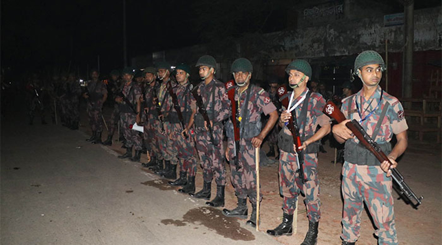 রাজশাহী বিশ্ববিদ্যালয় এলাকায় সংঘর্ষ-আগুনের পর বিজিবি মোতায়েন