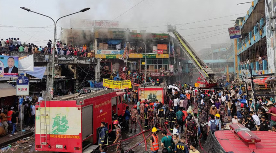 ২০১৬ সালেই ‘ঝুঁকিপূর্ণ’ ঘোষণা করা হয় আগুন লাগা ভবনটি