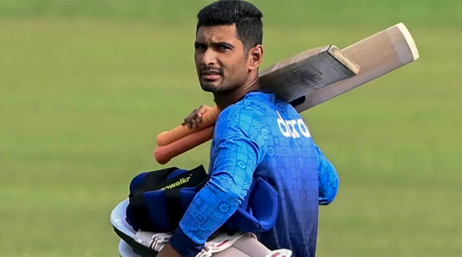 রিয়াদের নীরব বিদায়