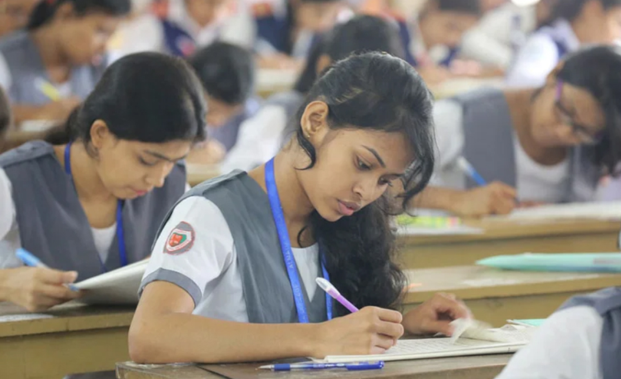 এসএসসি ও সমমানের পরীক্ষায় বসল ২০ লাখ ৭২ হাজার শিক্ষার্থী