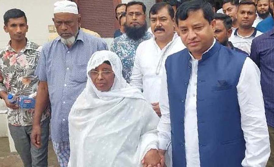 ভোট দিয়ে জায়েদা বললেন, ‘ভাল পরিবেশে’ 