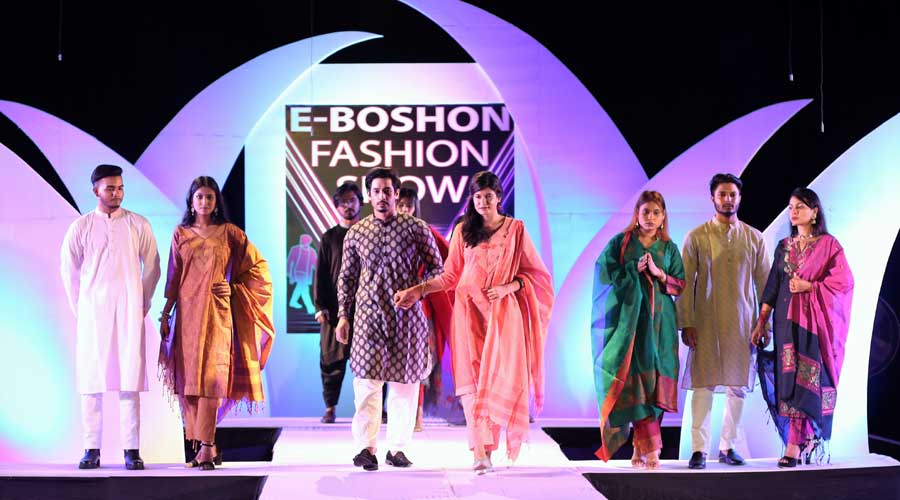 অনলাইনে মিলবে সিরাজগঞ্জের তাঁত পণ্য 