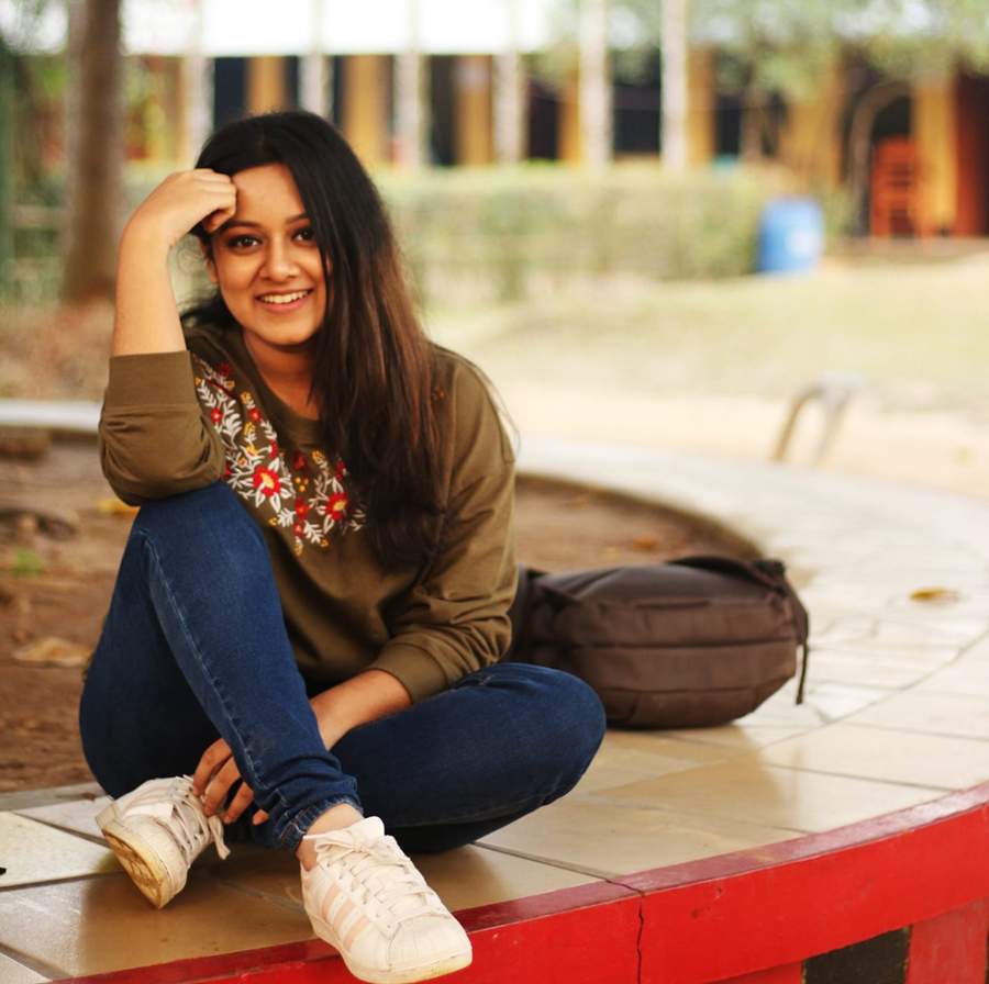 দীঘি কোন ধর্মের অনুসারী?