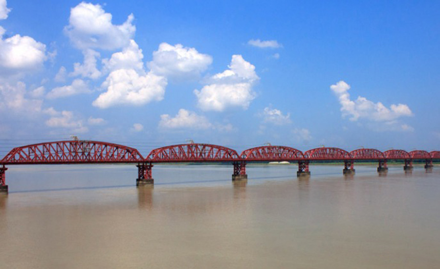 হার্ডিঞ্জ ব্রিজটা না খেলে হয় না