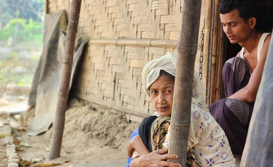 সৌদির চাপে পাসপোর্ট পাচ্ছে রোহিঙ্গারা