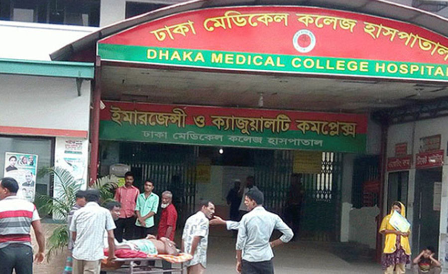 পার্টিতে মদ্যপানে ঢাকায় ৩ যুবকের মৃত্যু, হাসপাতালে ২০