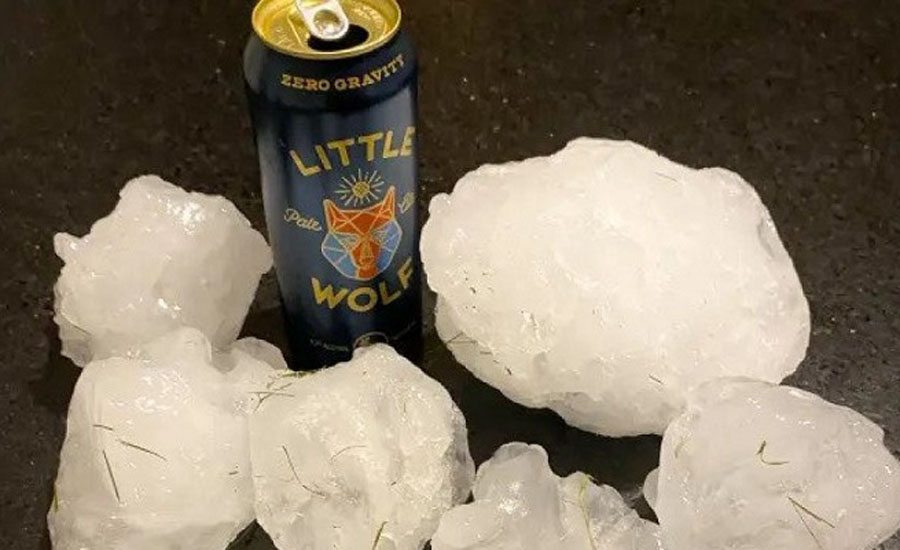 যুক্তরাষ্ট্রে আকাশ থেকে পড়ল বরফের বিশাল খণ্ড