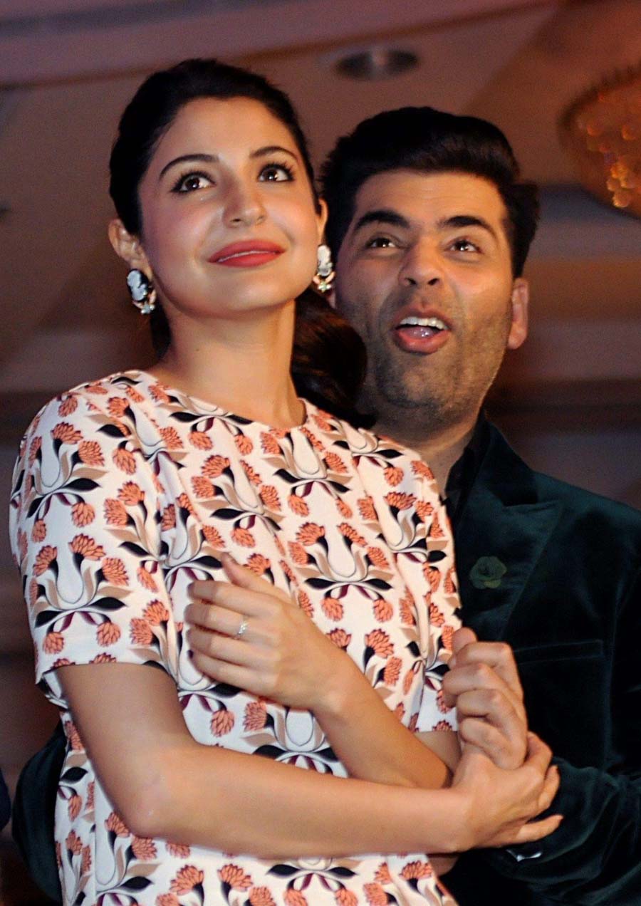 শ্যুটিংয়ের সময় করণ জোহর আমার গোপন জায়গায় হাত দিত : আনুশকা শর্মা