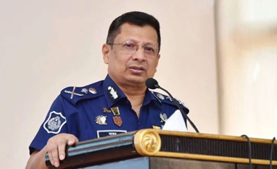 ‘যুক্তরাষ্ট্রে ছেলের স্ট্যাটাস, খুলনায় গ্রেফতার মা’ প্রসঙ্গে যা বললেন আইজিপি 