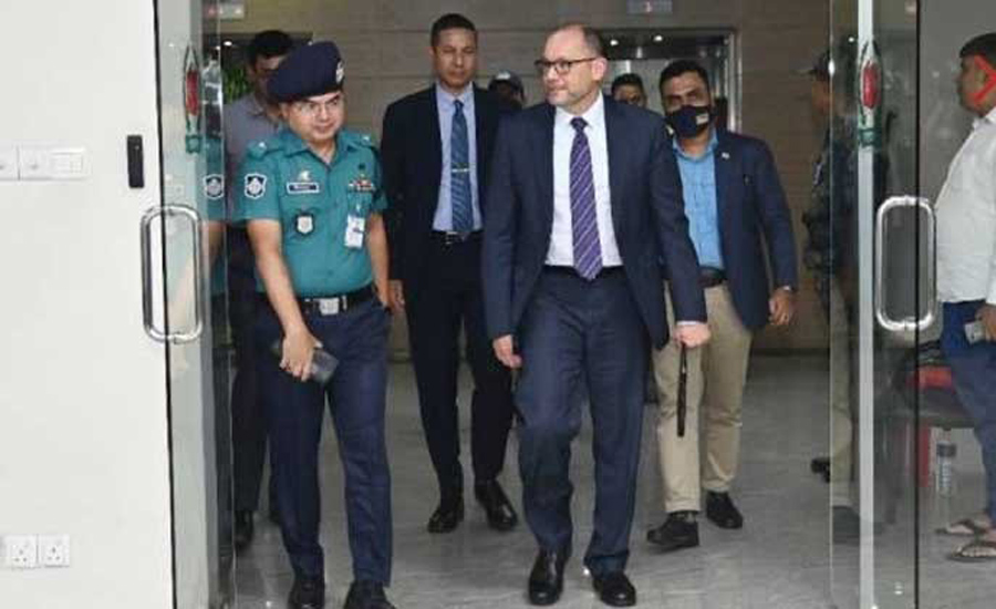 ডিবি কার্যালয়ে মার্কিন রাষ্ট্রদূত