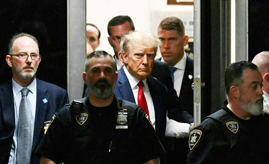 ট্রাম্প গ্রেপ্তার, জেলবাস, জামিনে মুক্ত