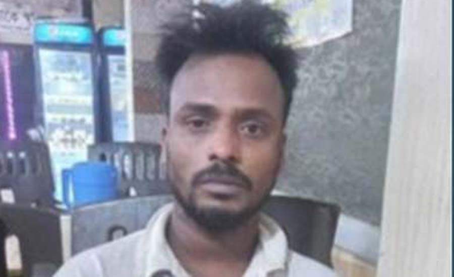 পুলিশের মৃত্যুতে ‘আলহামদুলিল্লাহ’ লেখা যুবক গ্রেফতার 