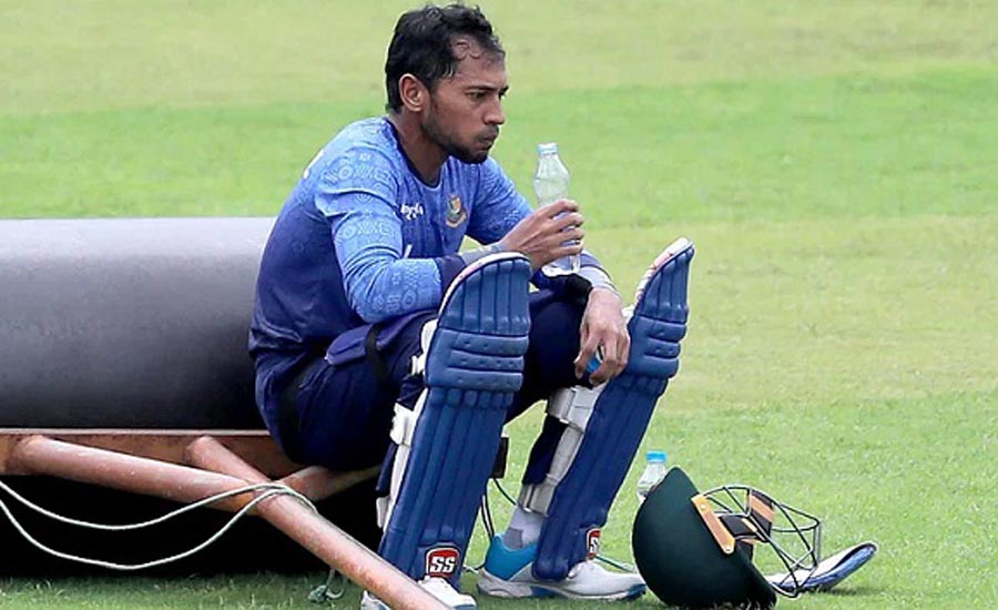 ‘অনাকাঙ্ক্ষিত’ এক বিশ্বরেকর্ডের সামনে দাঁড়িয়ে মুশফিক