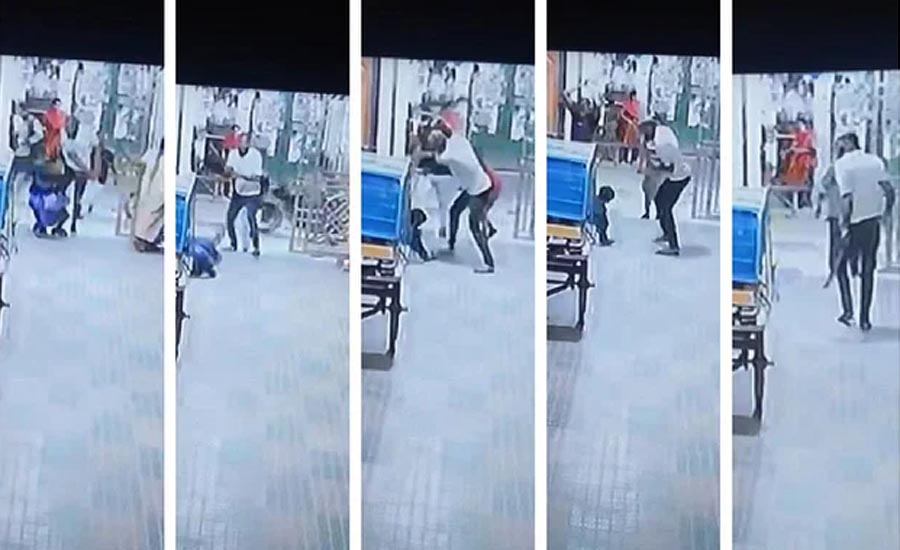 ঢাকায় প্রকাশ্যে কুপিয়ে হাতের কবজি বিচ্ছিন্ন করে ভিডিও ধারণ