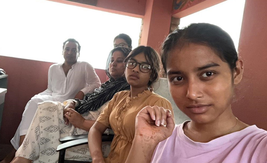 বরখাস্ত ডিএজি এমরানের পরিবার এখন কোথায়?
