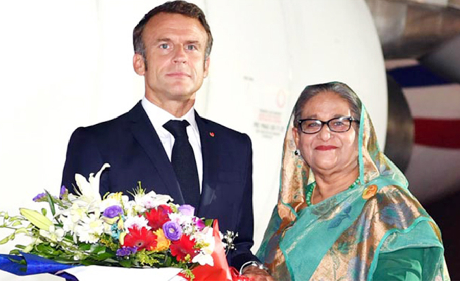প্রধানমন্ত্রীর কার্যালয়ে ইমানুয়েল মাখোঁ