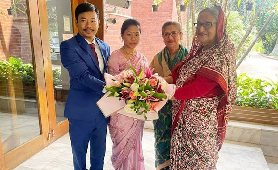 নিদ্রা ও এন্ড্রুকে বরণ করলেন প্রধানমন্ত্রী