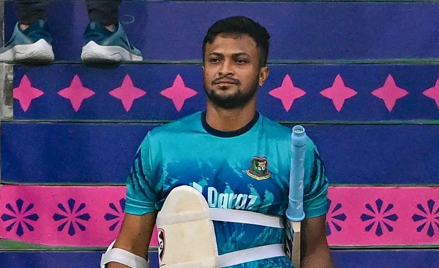 বিশ্বকাপ শেষ সাকিবের, আজই দেশে ফিরছেন
