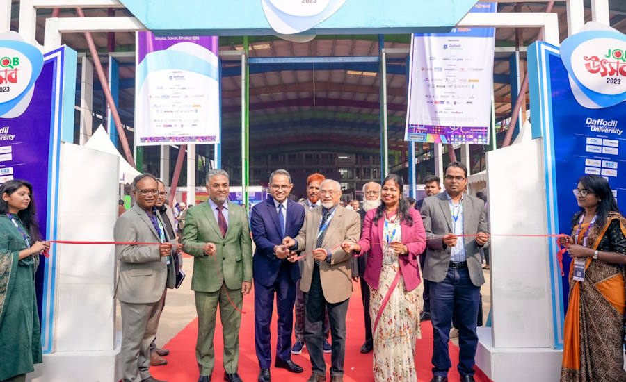 ড্যাফোডিল ইউনিভার্সিটিতে দুদিন ব্যাপী জব উৎসব শুরু