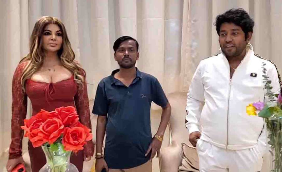 বলিউডে হিরো আলম, নায়িকা রাখি সাওয়ান্ত সঙ্গে সেই আরাভ খান