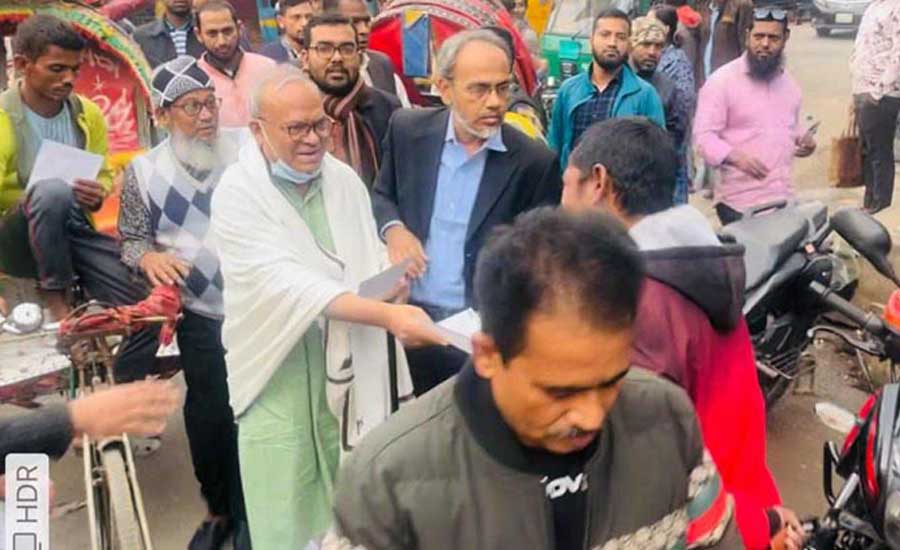হুমকি ভয় দেখিয়ে মানুষকে ভোটকেন্দ্রে নেওয়া যাবে না: রিজভী