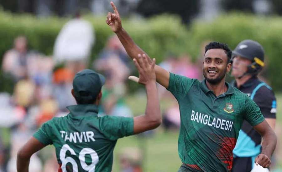 সিরিজসেরার পুরস্কার উঠল শরিফুলের হাতে 