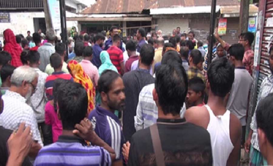 মায়ের কোলে ঘুমন্ত শিশুকে পিটিয়ে হত্যা