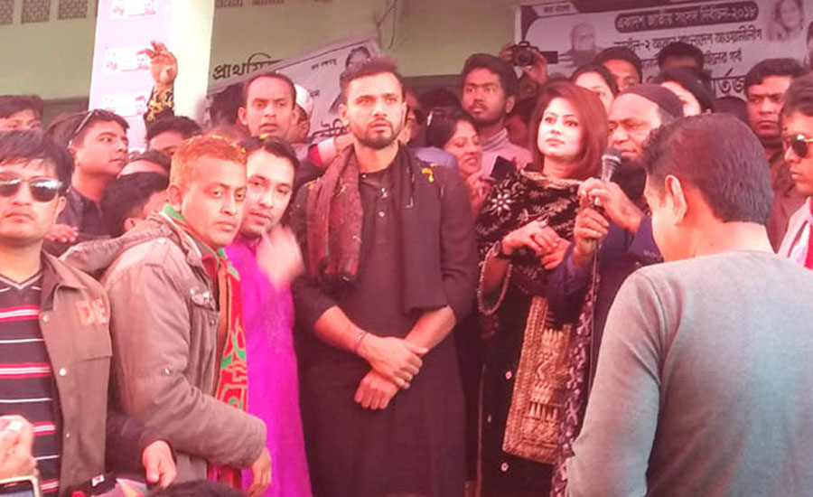 উপজেলা ভোটের পোস্টারে মাশরাফির ছবি না দেওয়ার অনুরোধ