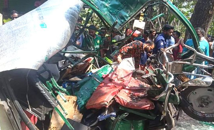 পিরোজপুরে ত্রিমুখী সংঘর্ষে নিহত ৭