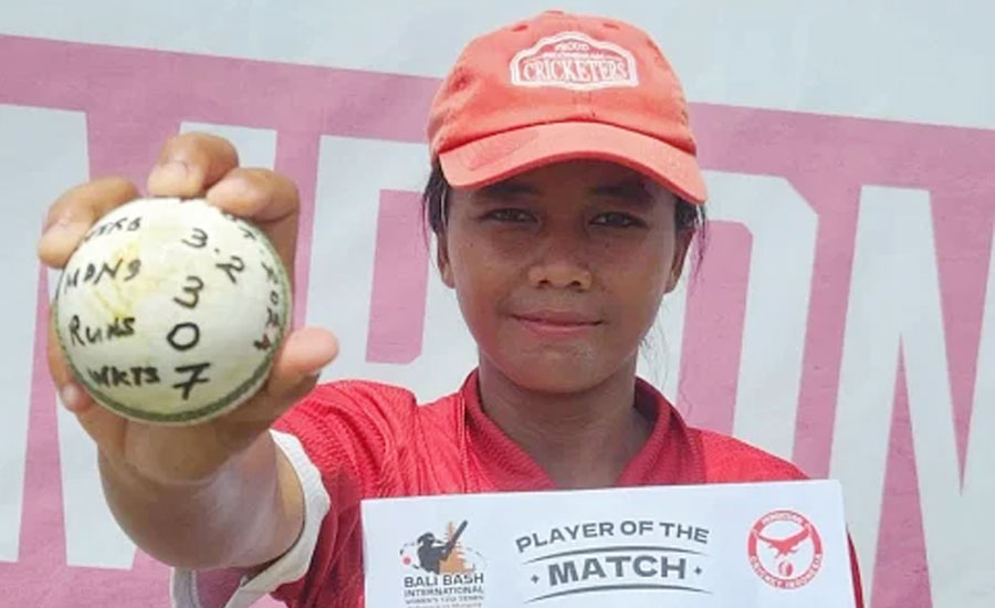 ০ রানে ৭ উইকেট, অভিষেকেই অবিশ্বাস্য বিশ্ব রেকর্ড