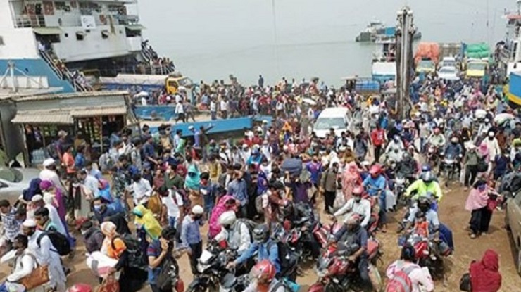 দেশে নামে লকডাউন, তদারকি নেই প্রশাসনের
